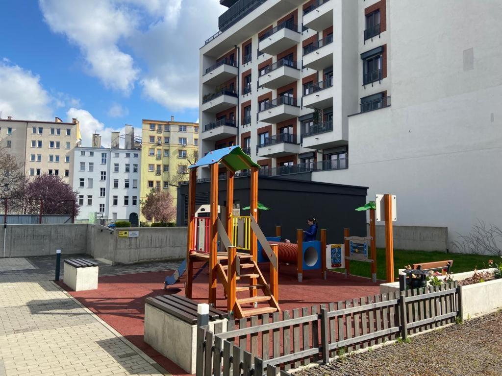 Komfort W Centrum Parking Wroclaw Bagian luar foto